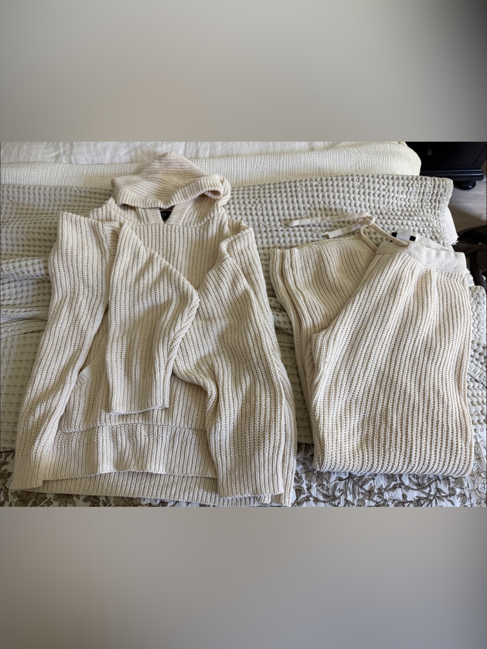 Cozy Cable-Knit Women’s Sweater & Pants in Cream